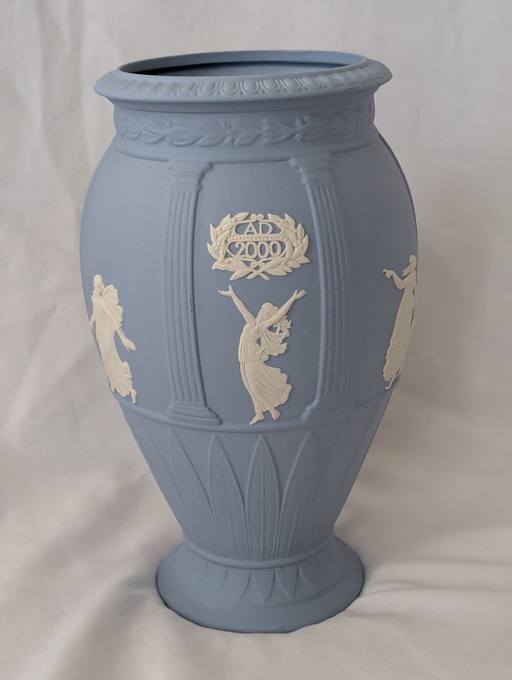Vtg WEDGEWOOD Blue Jasperware Millenium 2000 Collection Dancing Hours Vase 8"